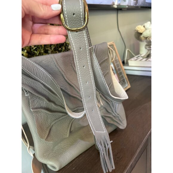 Loriano Tolaini Leather Crossbody Flap Bag Grey - Picture 4 of 13